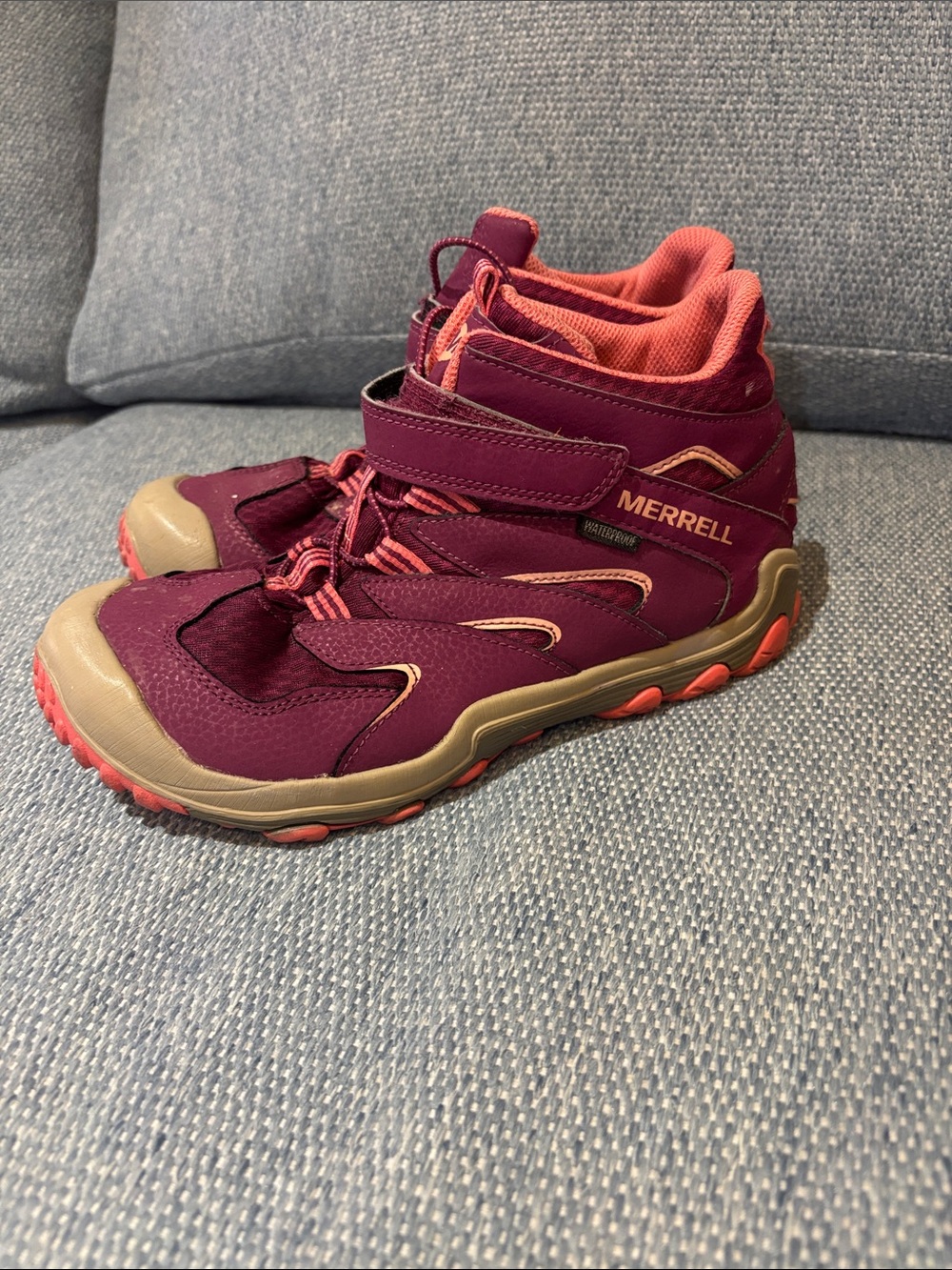 Merrell hiking boots! Women’s 7